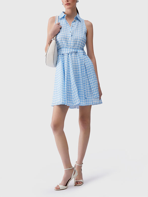 Checkered dress with collar - 4