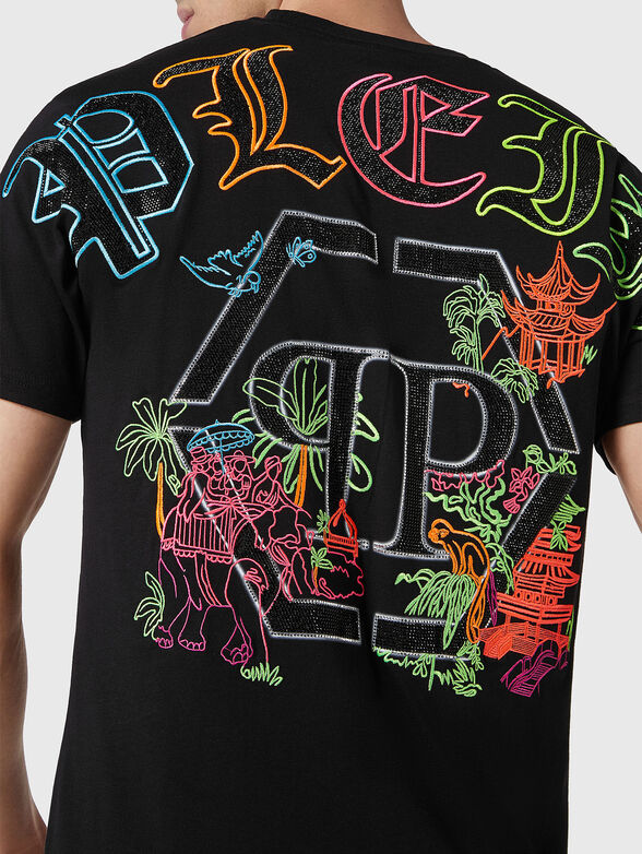 Contrast embroidered T-shirt with crystals  - 4