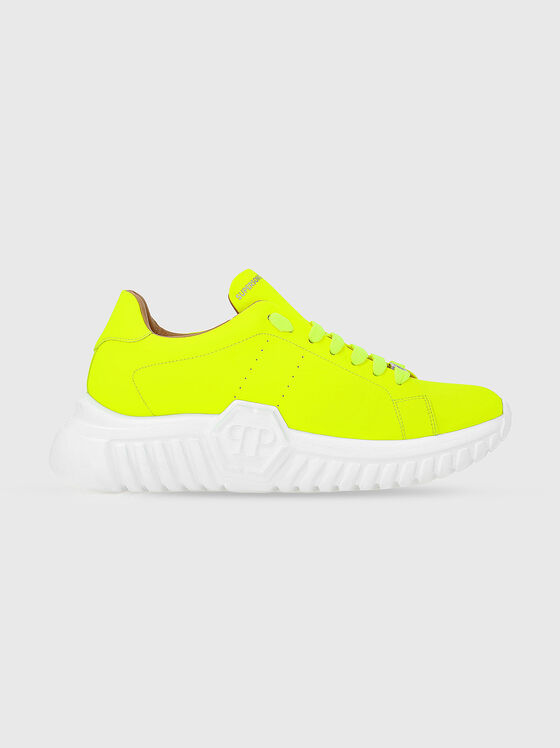 Спортни обувки в жълт цвят с лого акцент - 1