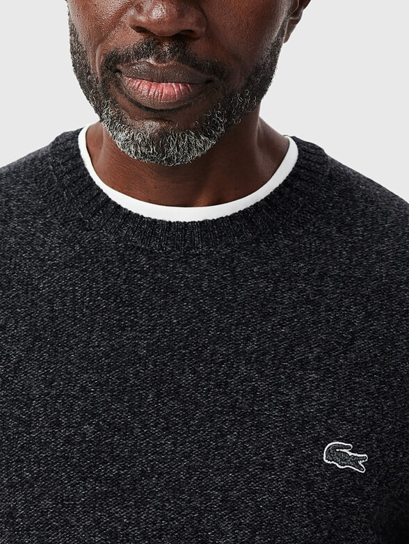 Sweater with oval neckline - 4