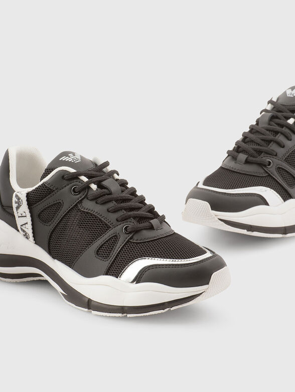 Sports shoes with logo details - 4