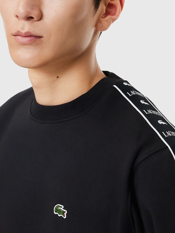 Sweatshirt with contrast stripe  - 4