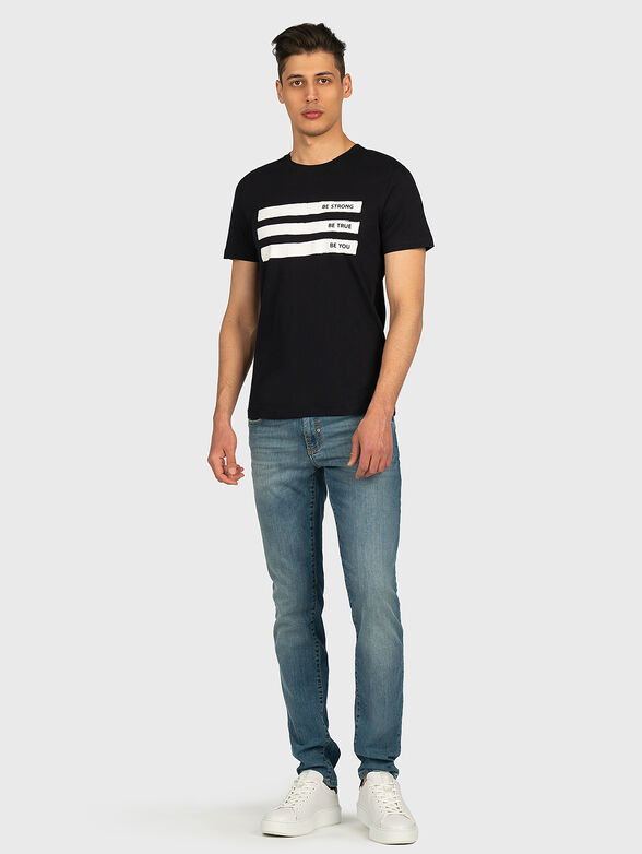 T-shirt with contrasting stripes and inscriptions - 4