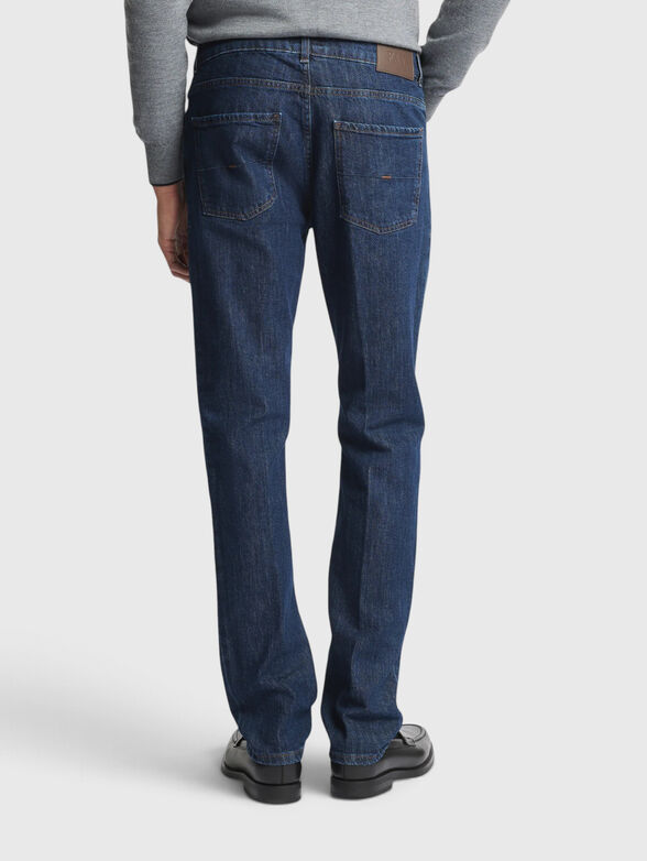 Straight-leg jeans with a logo detail - 2