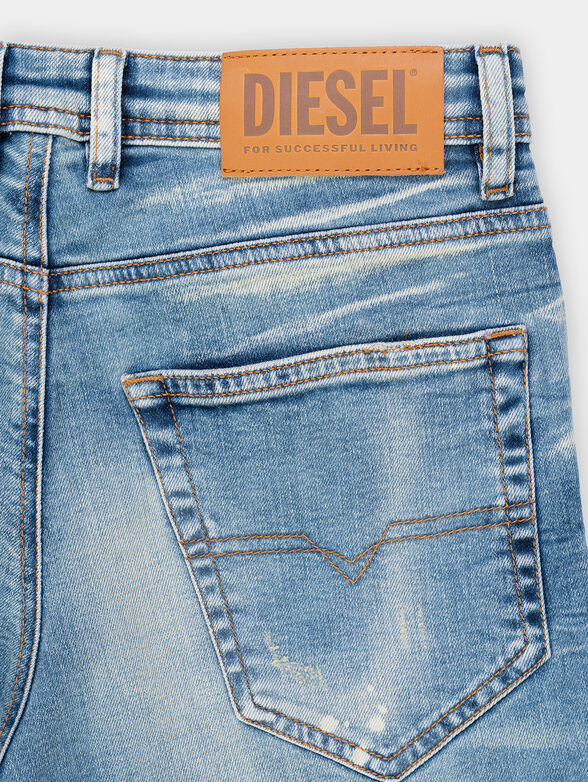 Jeans NARROT-R-J-N with art details - 4