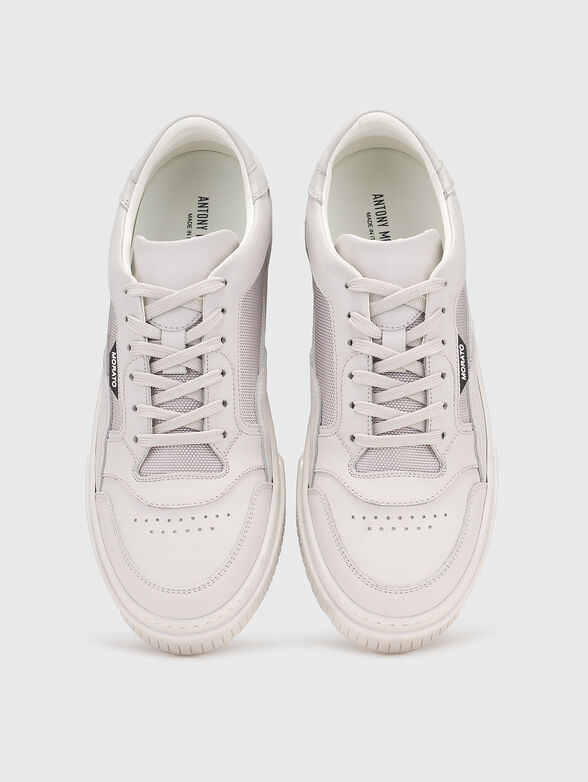 Sports shoes with logo - 6