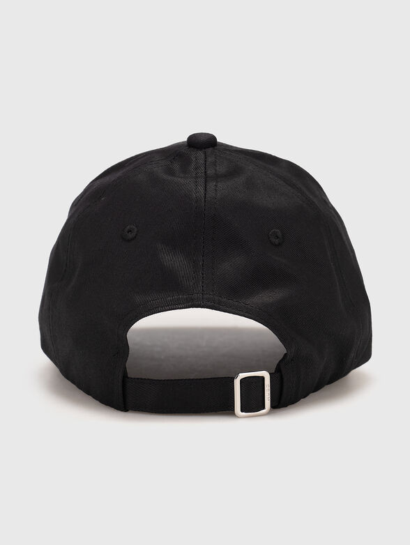 Baseball cap with embossed logo - 2