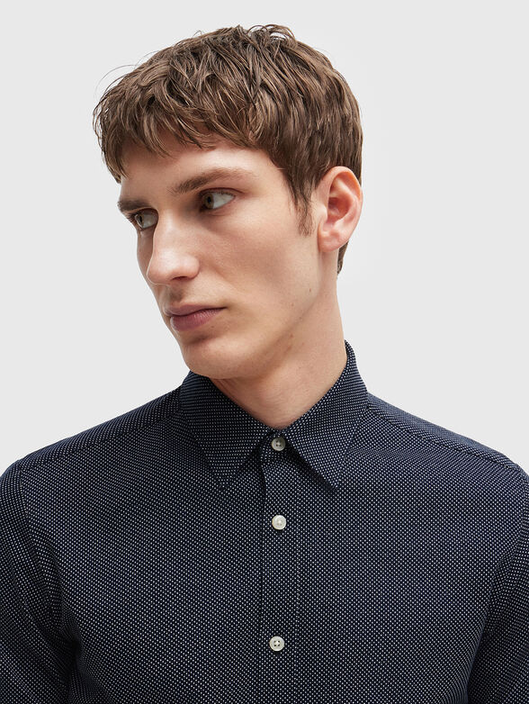 Shirt with dotted pattern in bordeaux - 4