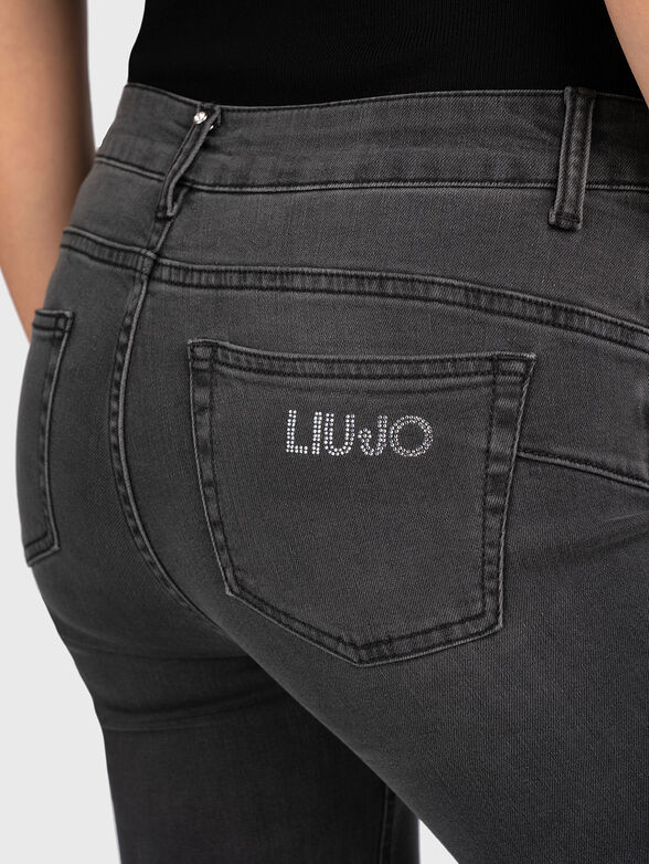 High-rise skinny jeans with logo detail - 3