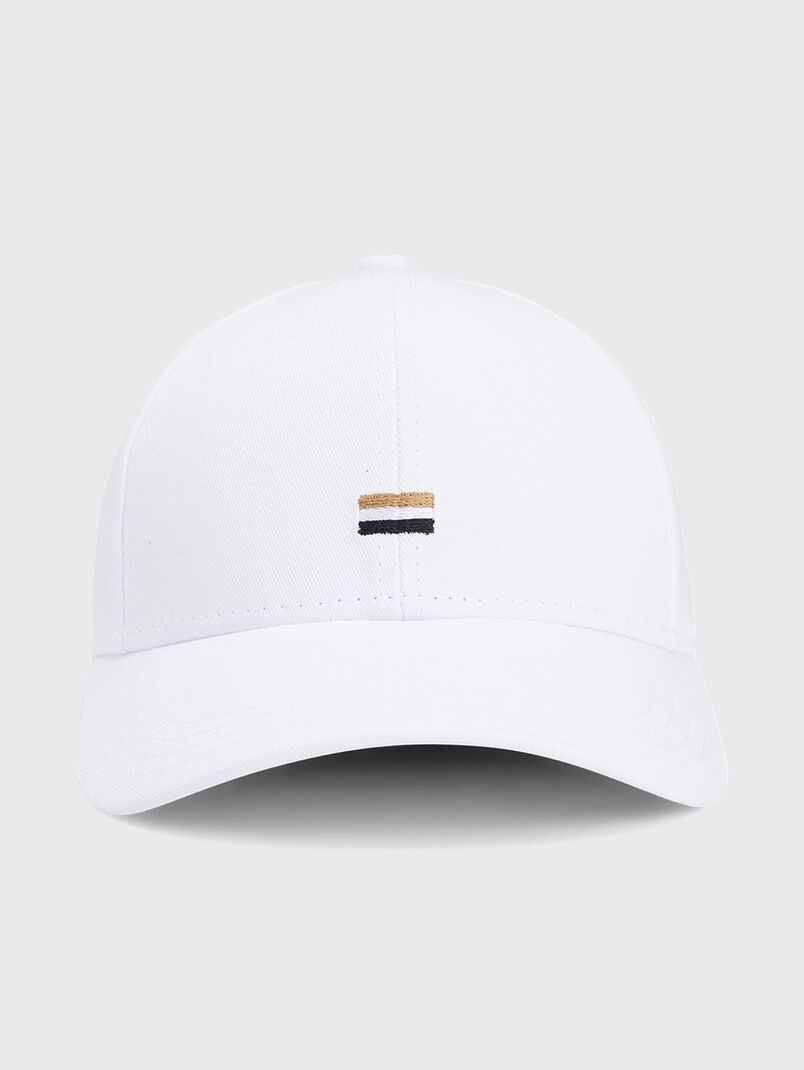 Hat with logo accent  - 3