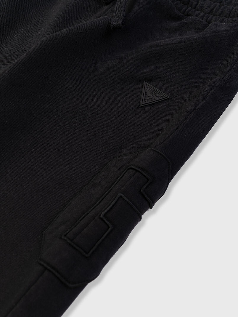 Sports trousers with embroidered logo accent - 3