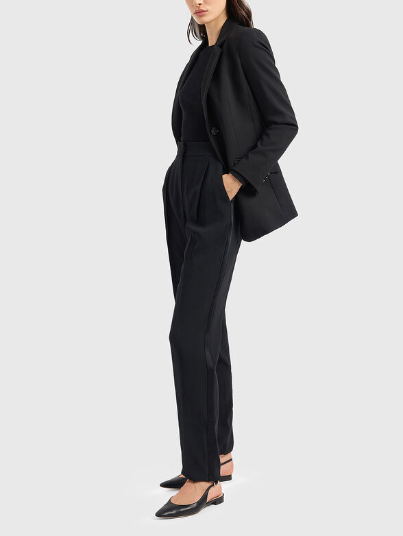 Straight trousers with pocket - 4