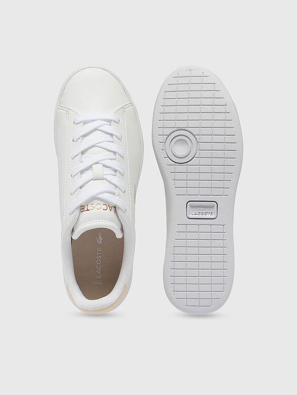 Sports shoes with contrasting details - 6