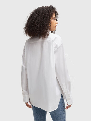 Cotton shirt with accent sleeves - 3