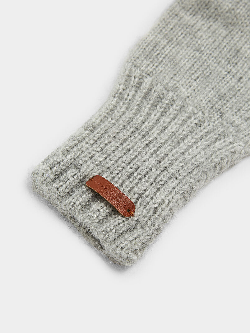 SARAH knitted gloves in black color - 3