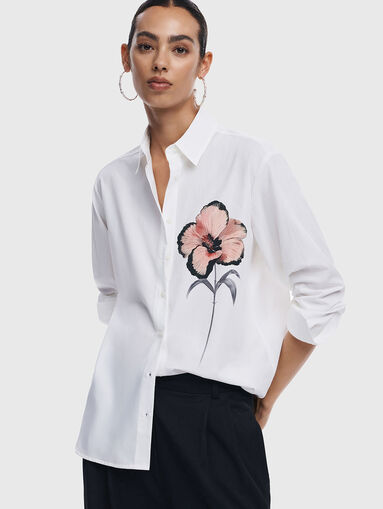 Cotton shirt with accent flower - 4