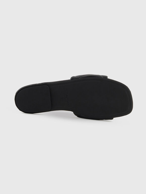 Black slippers with quilted effect - 5
