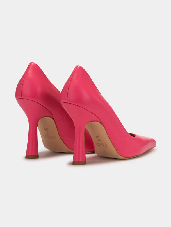 Heeled shoes in peach color - 3