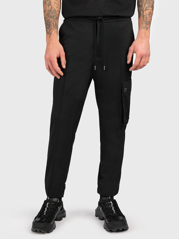 Trousers with cargo pocket - 1