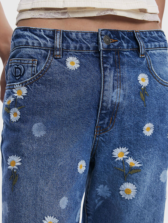 Jeans with floral embroidery - 4