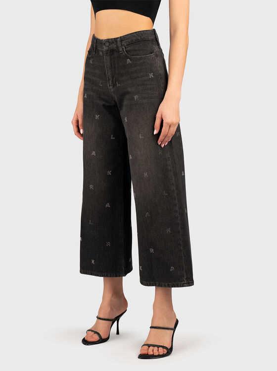 Дънки с широки крачоли и апликирани кристали - 1