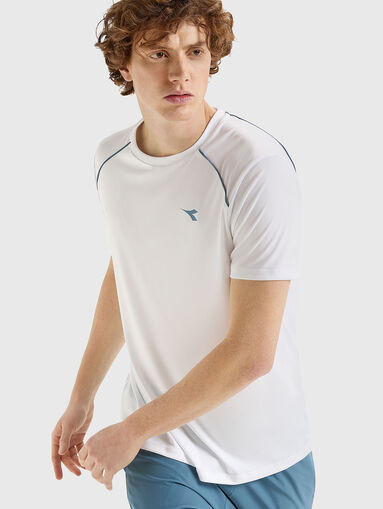 Blue T-shirt with contrasting elements - 3