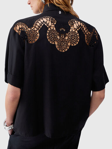 Short sleeved shirt with lace embroidery - 3