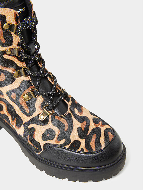 Ankle boots with animal print - 6