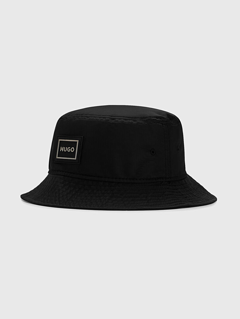 Black bucket hat with logo accent - 3