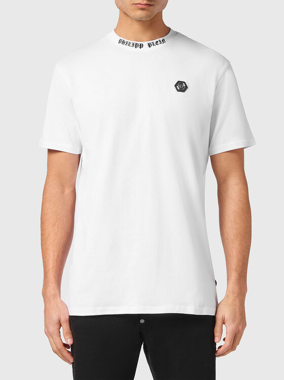 Бяла тениска с лого патч - 1