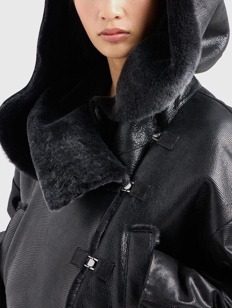 Hooded jacket with soft texture - 3