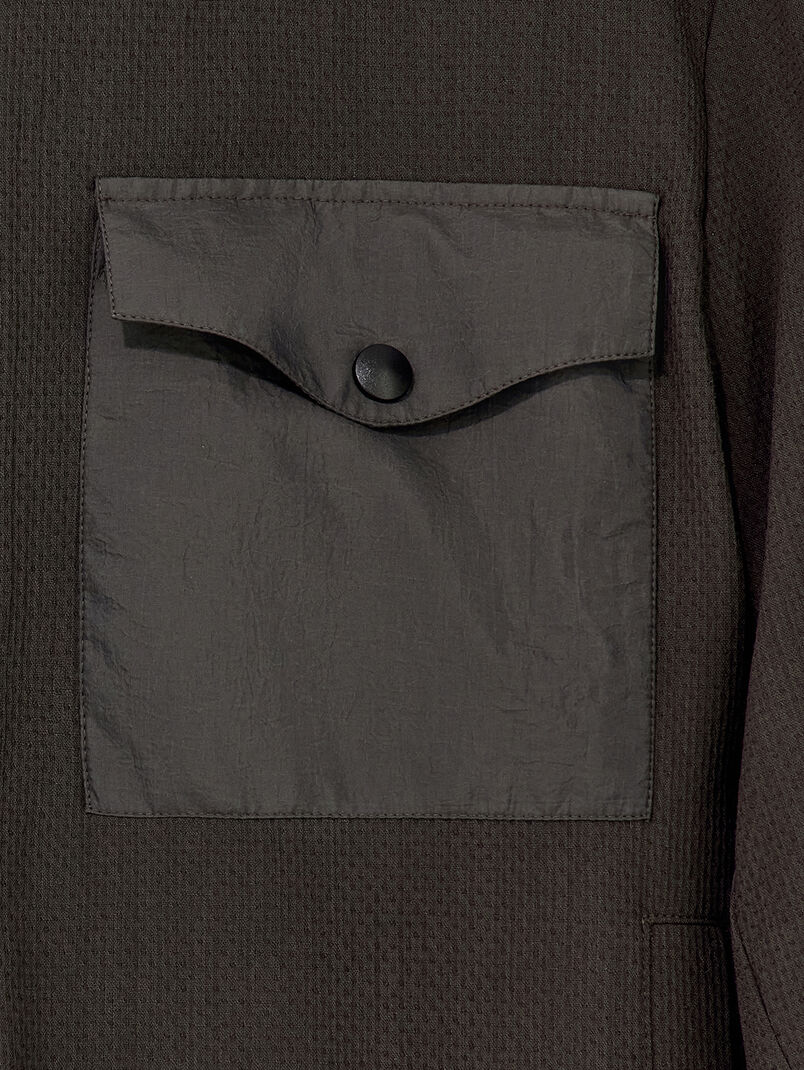 Transitional jacket with hood and pockets - 3