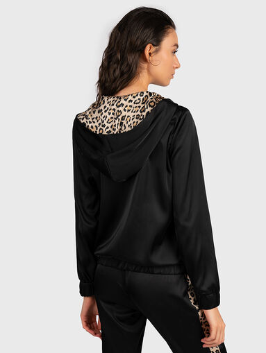 Sweatshirt with leopard-lined hood - 5