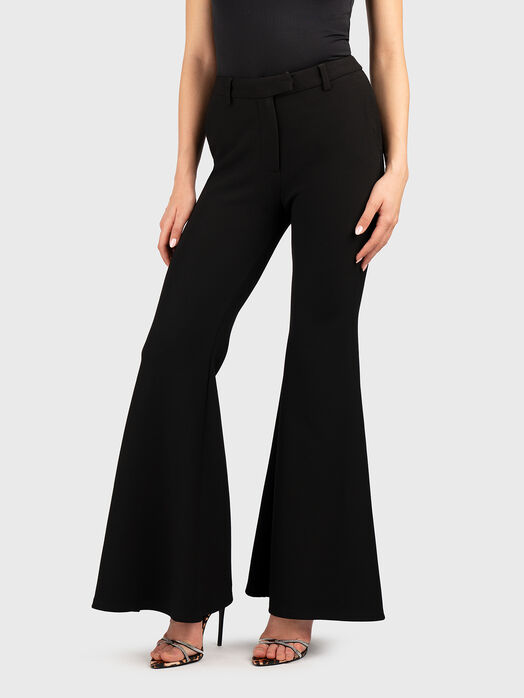 Trousers with high waist and wide legs