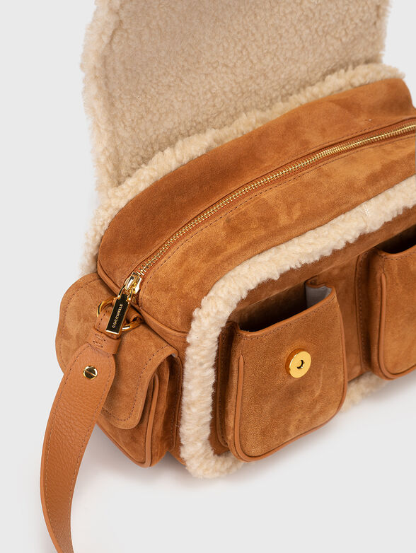 Crossbody bag with fluffy details - 5
