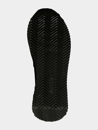 Sneakers with logo details - 4