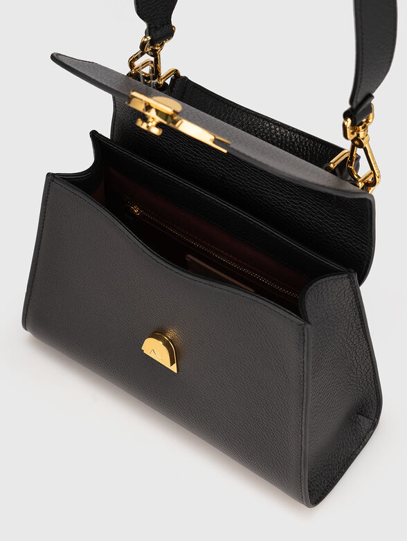 Leather bag with gold details - 6