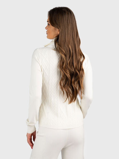 Sweater with accent collar  - 3