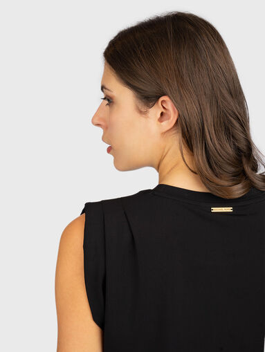 Top with shoulder pads - 4