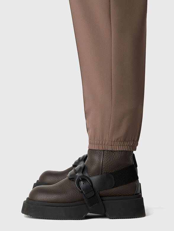 Brown trousers with hem - 3