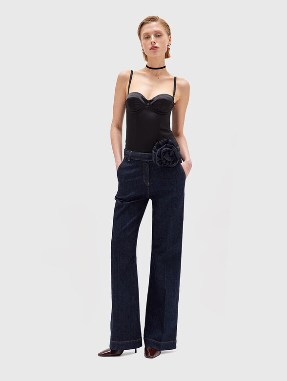 Straight jeans with floral detail - 4