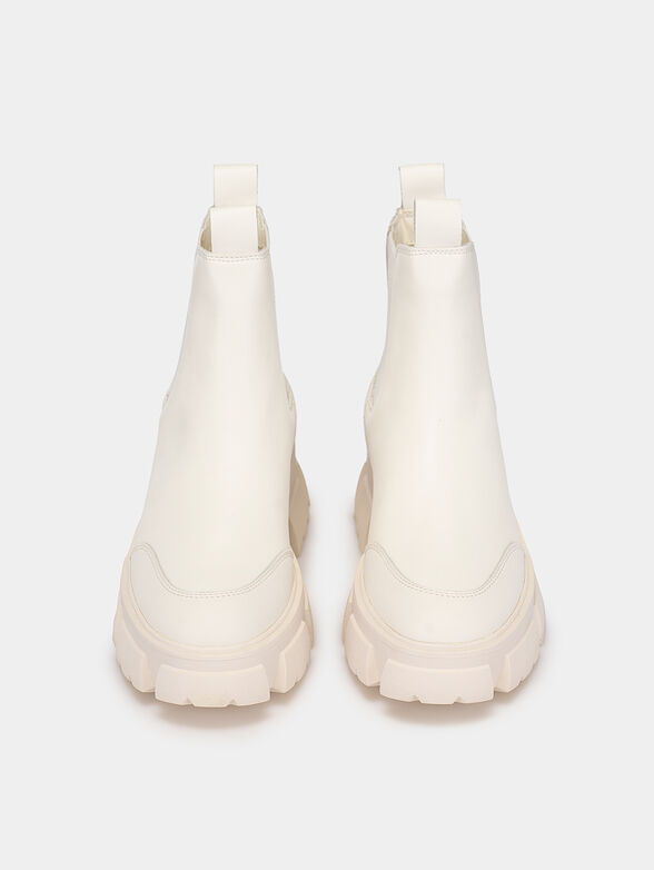 CAVE ankle boots with elastic inserts - 6