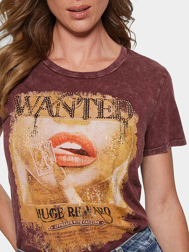T-shirt with a multicolored print - 5