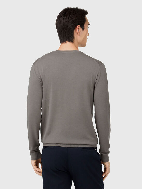 Wool sweater in grey - 3