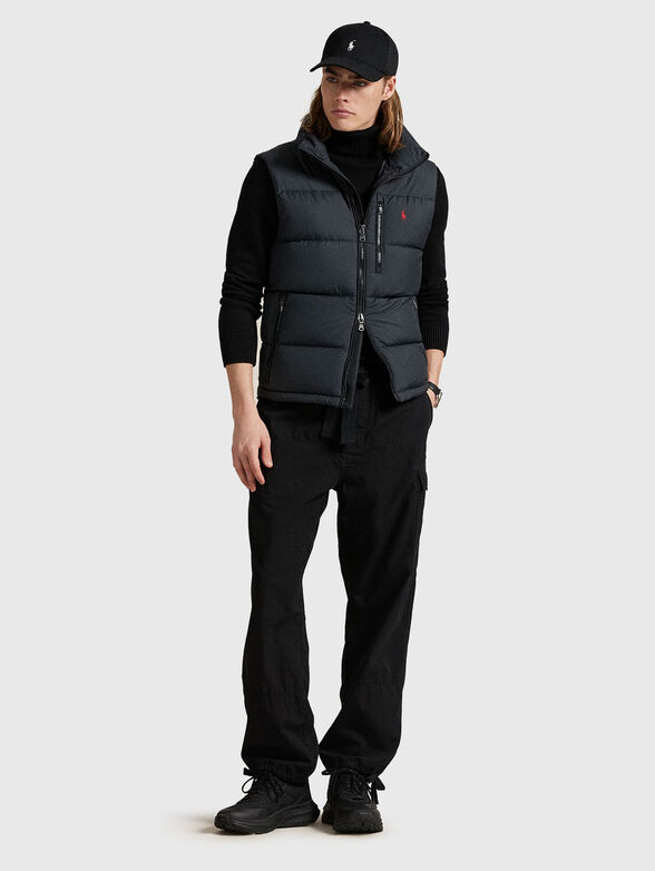 Quilted vest with contrasting logo  - 2