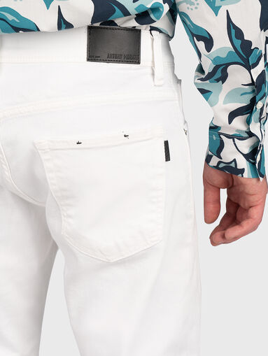 ARGON cropped jeans in white - 3