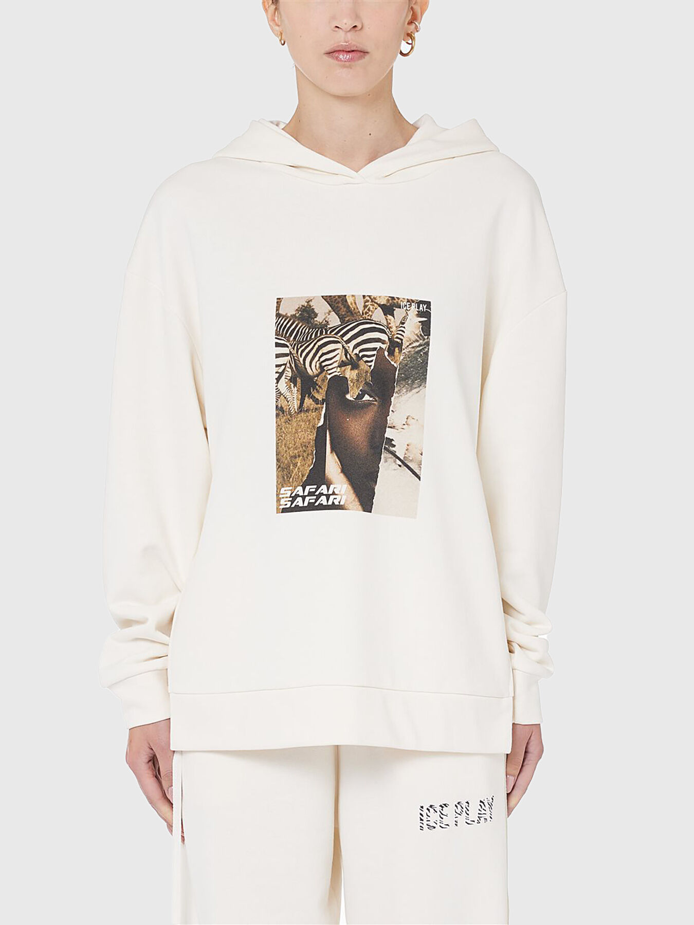 Loose fit sweatshirt discount