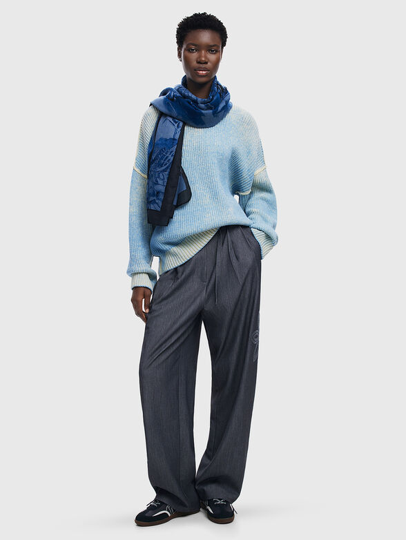 Scarf with print in blue colour - 2