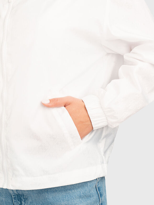 Windbreaker with high collar - 5