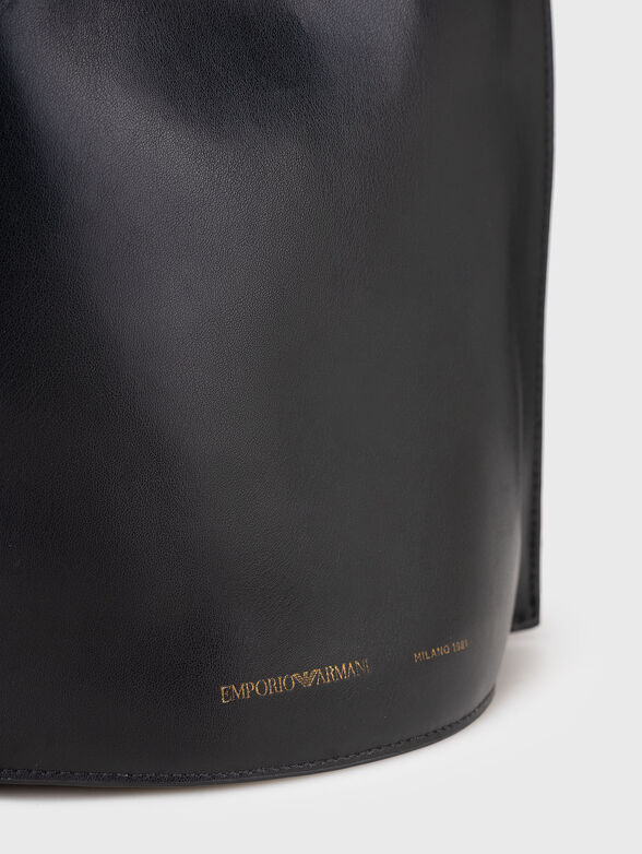 Big leather bag with gold details - 4